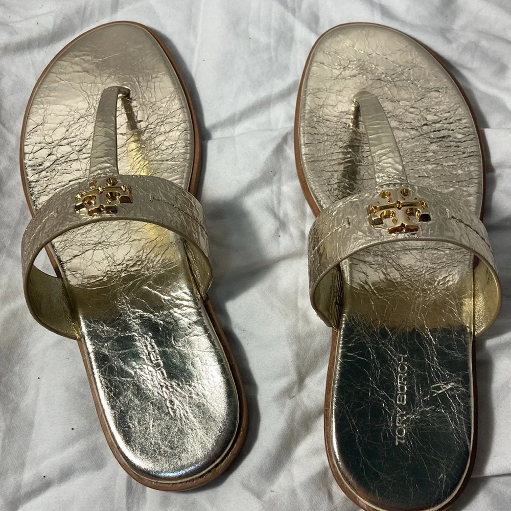 Like new Tory Burch Mini Everly Flat Sandal gold slim